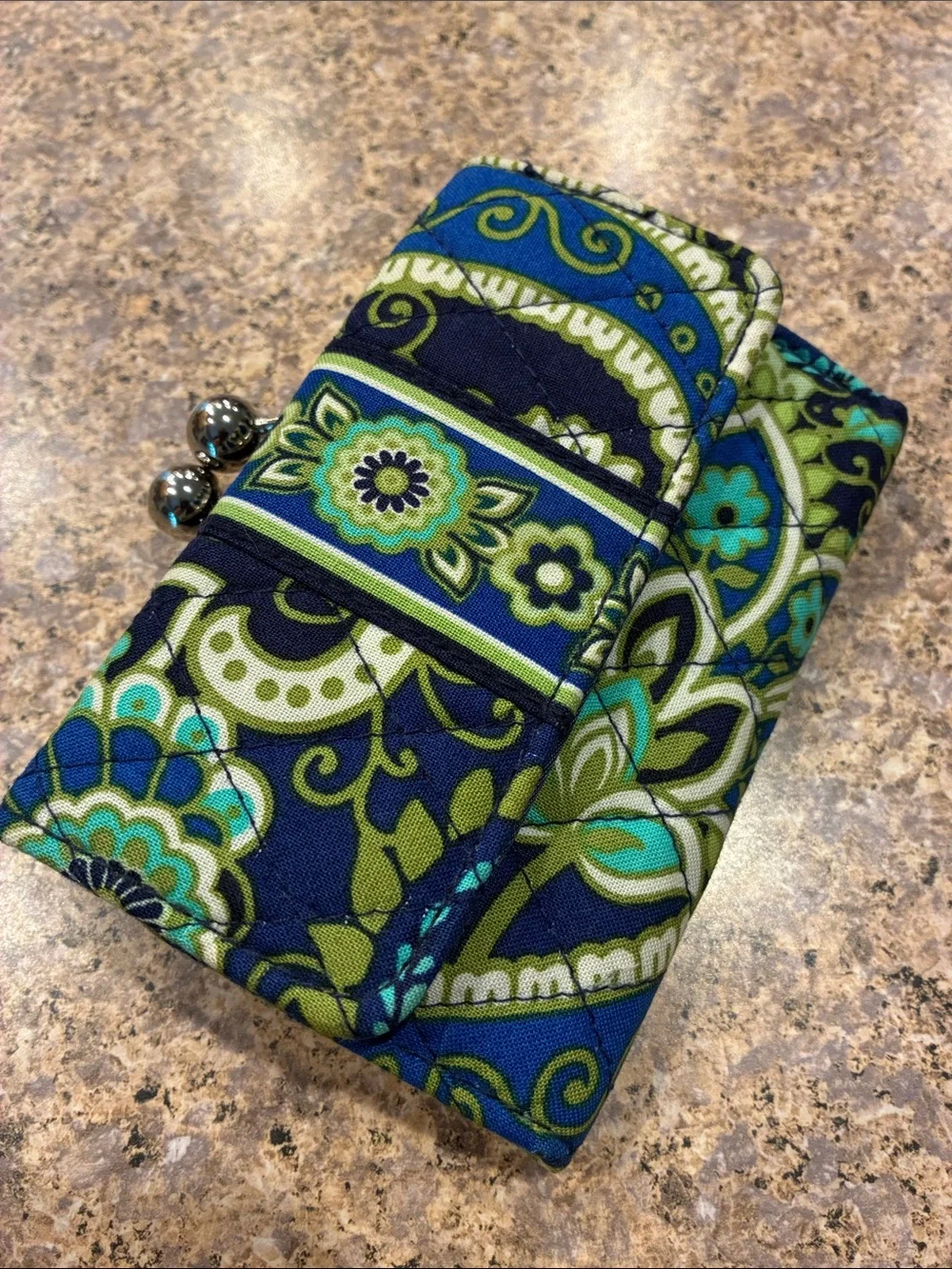 Vera Bradley Kisslock Trifold Wallet Rhythm & Blues SMELLS MUSTY - Picture 6 of 17